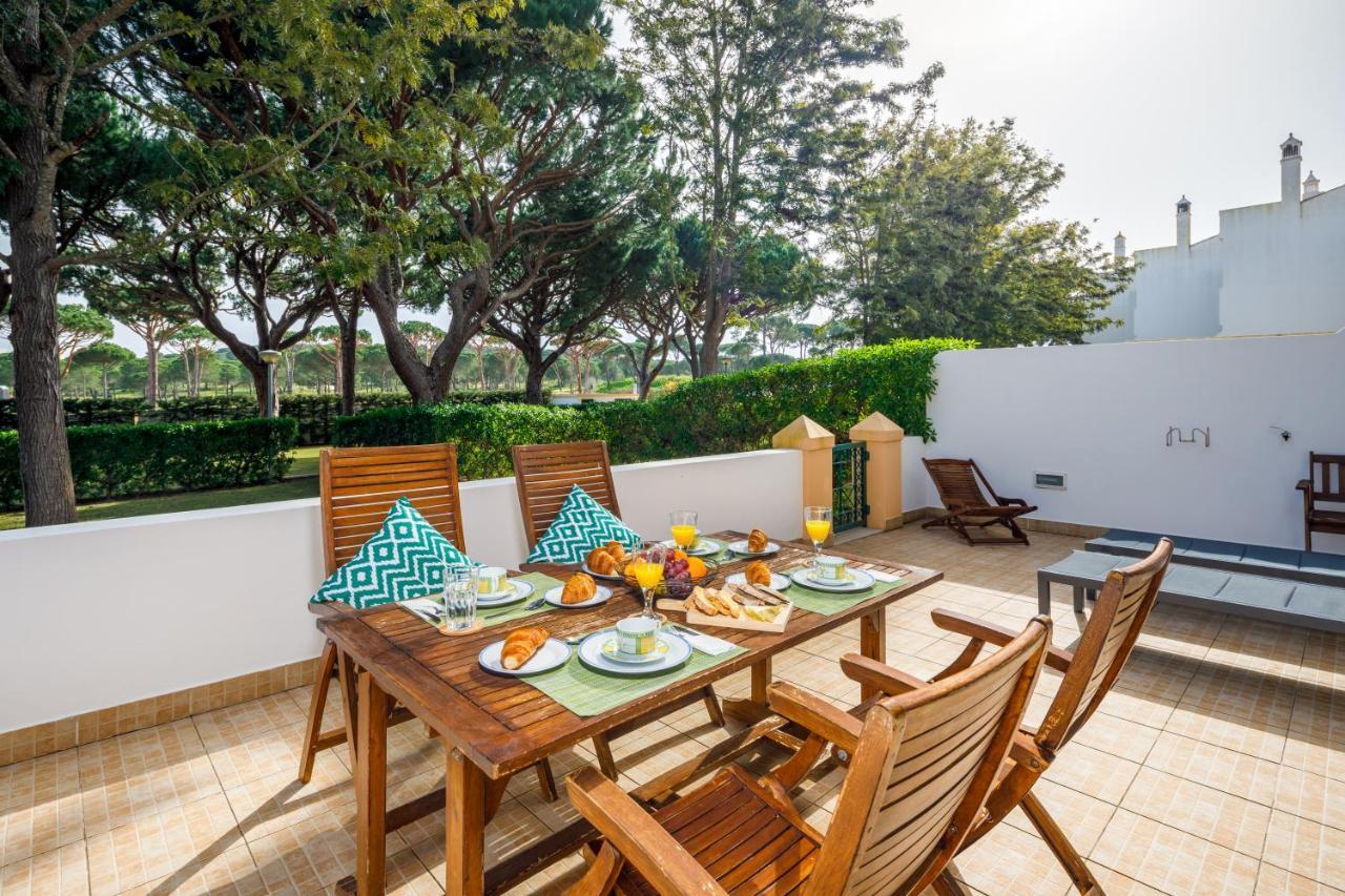 Falesia Beach Villa By The Portuguese Butler Ольос де Агуа Екстериор снимка