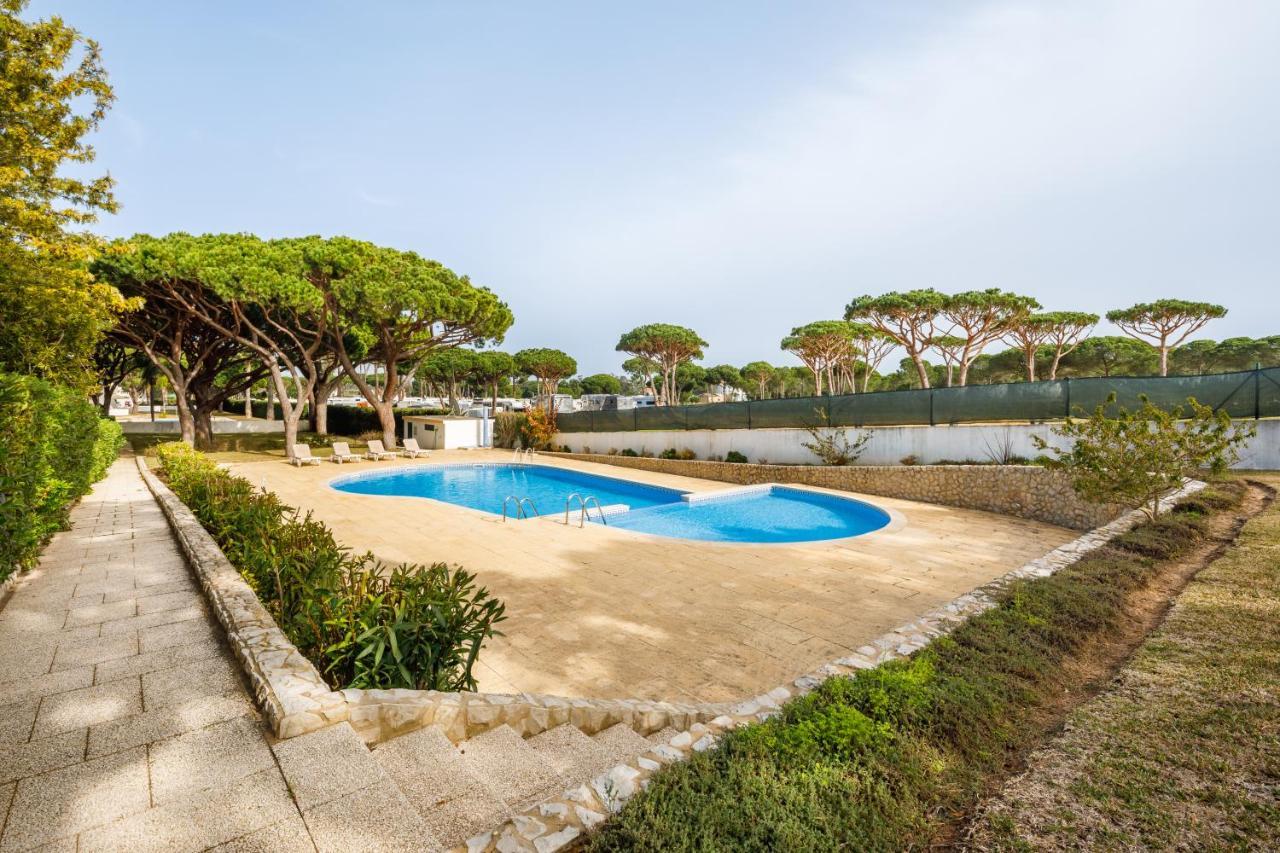 Falesia Beach Villa By The Portuguese Butler Ольос де Агуа Екстериор снимка