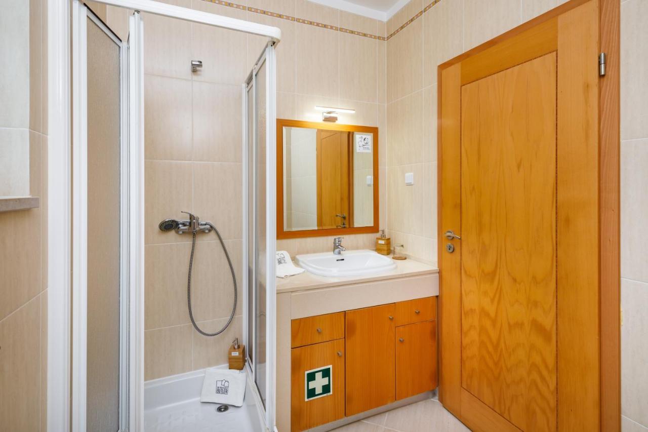 Falesia Beach Villa By The Portuguese Butler Ольос де Агуа Екстериор снимка