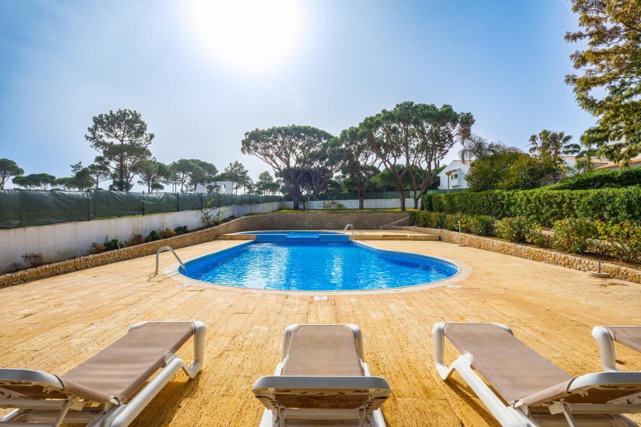 Falesia Beach Villa By The Portuguese Butler Ольос де Агуа Екстериор снимка