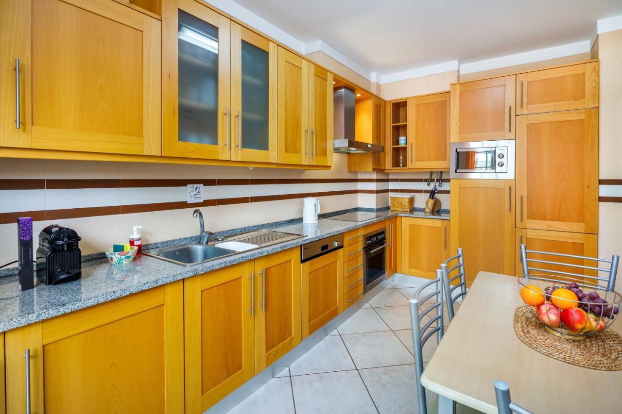 Falesia Beach Villa By The Portuguese Butler Ольос де Агуа Екстериор снимка