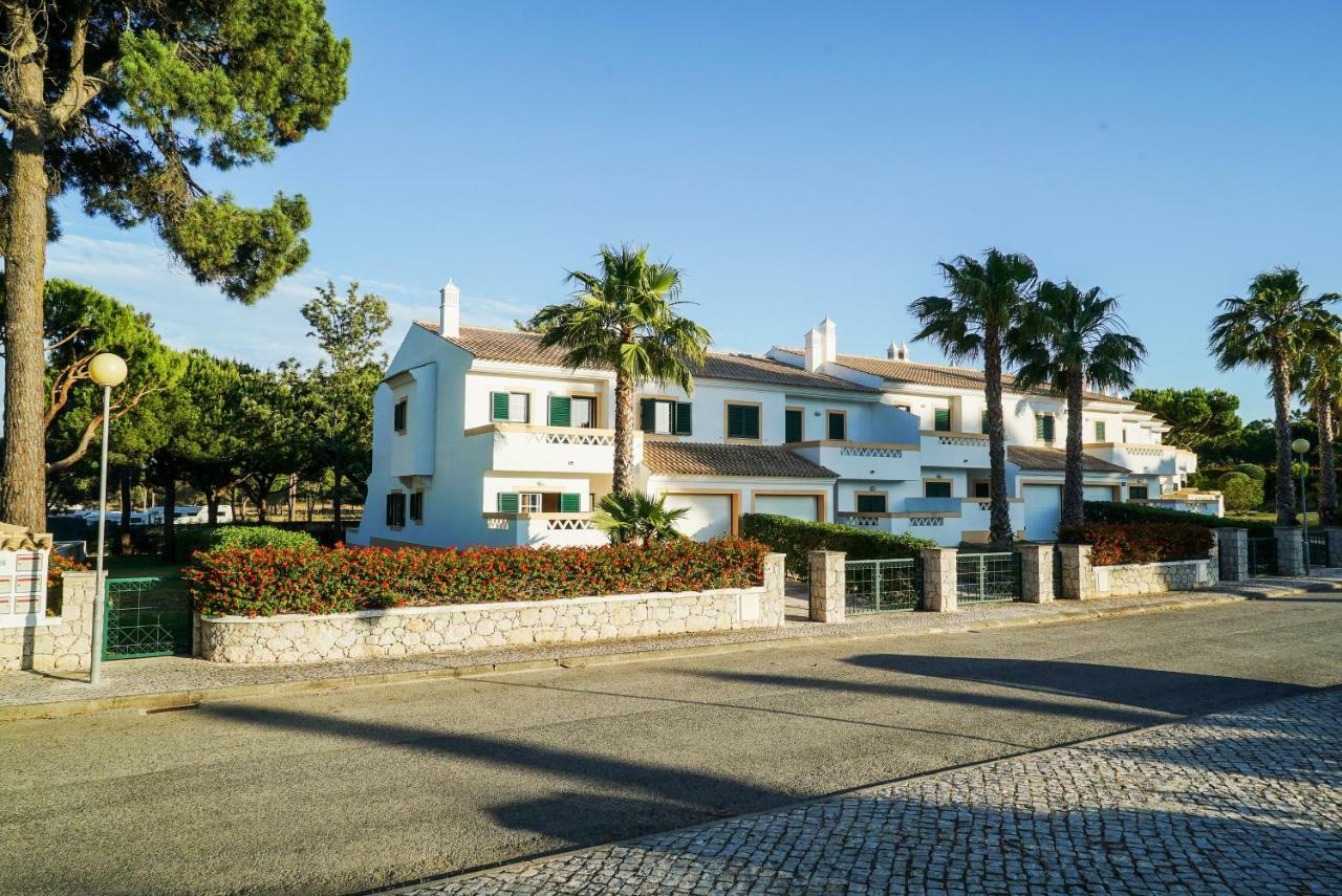 Falesia Beach Villa By The Portuguese Butler Ольос де Агуа Екстериор снимка