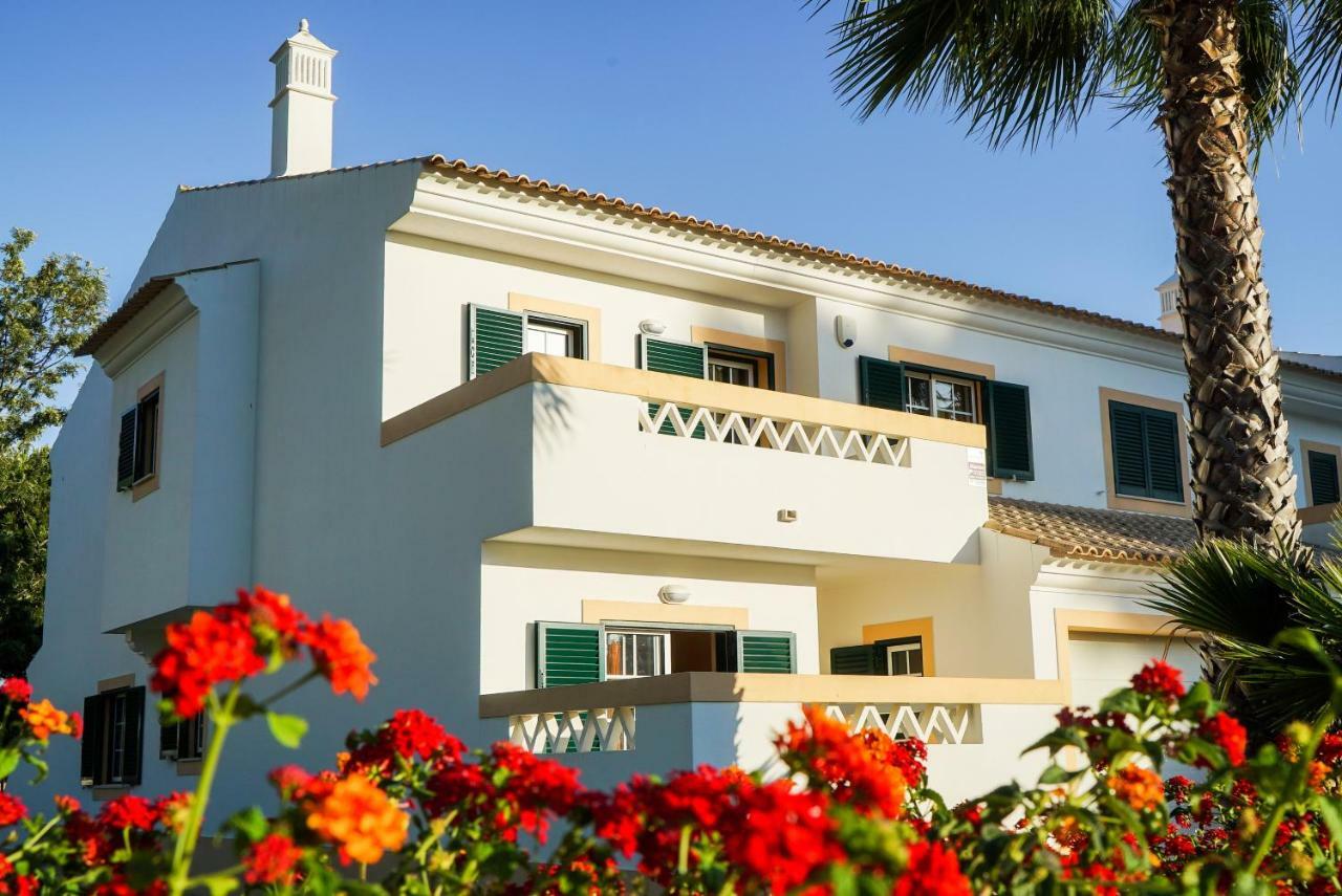 Falesia Beach Villa By The Portuguese Butler Ольос де Агуа Екстериор снимка